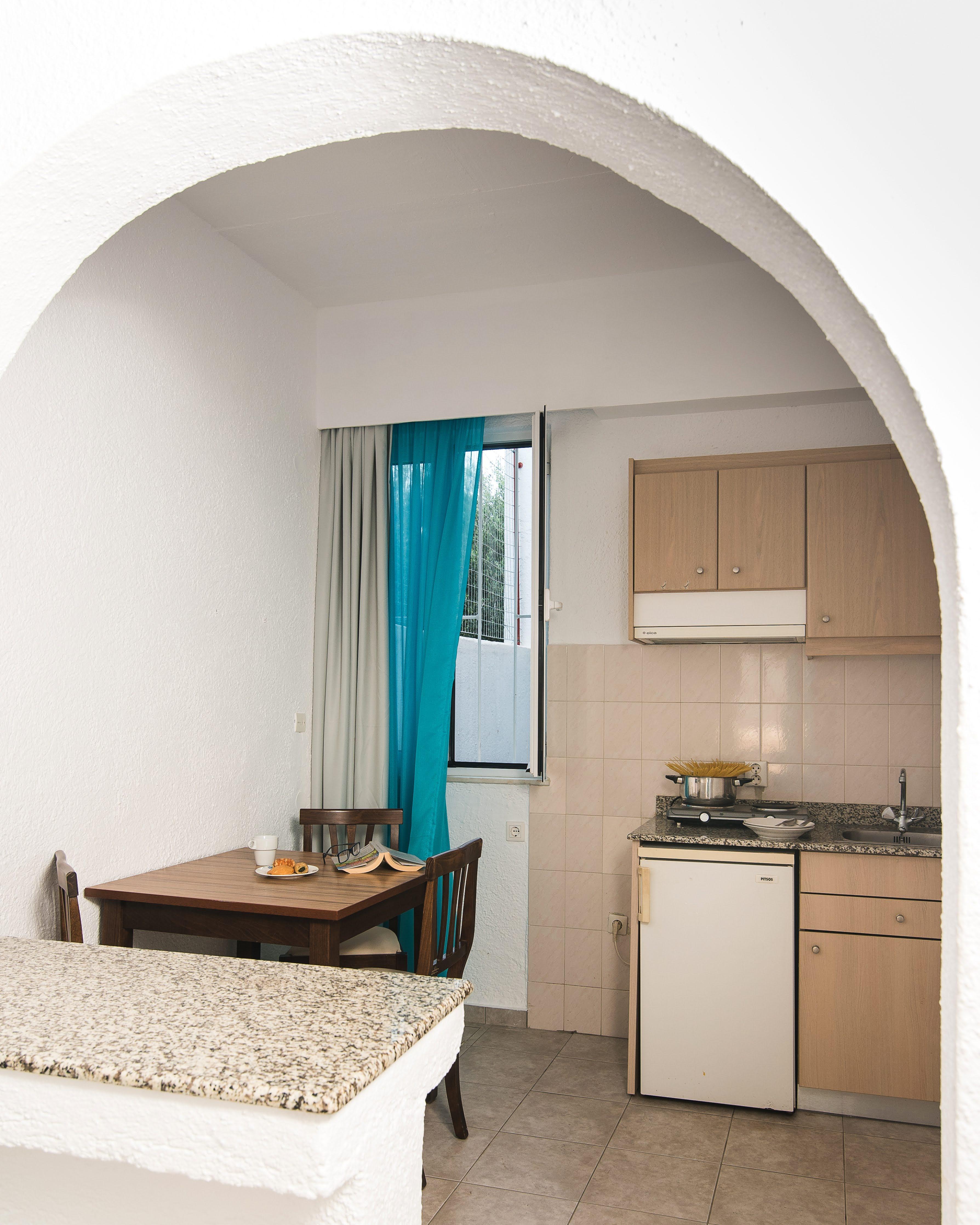 Ibiscus Hotel Malia エクステリア 写真