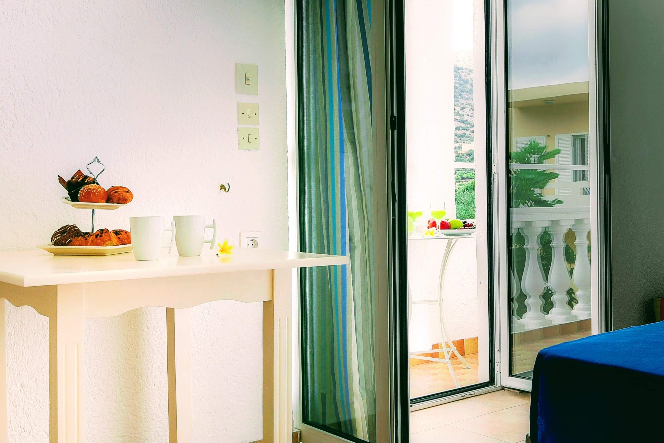 Ibiscus Hotel Malia エクステリア 写真