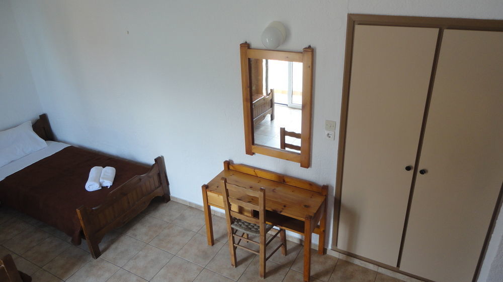 Ibiscus Hotel Malia エクステリア 写真