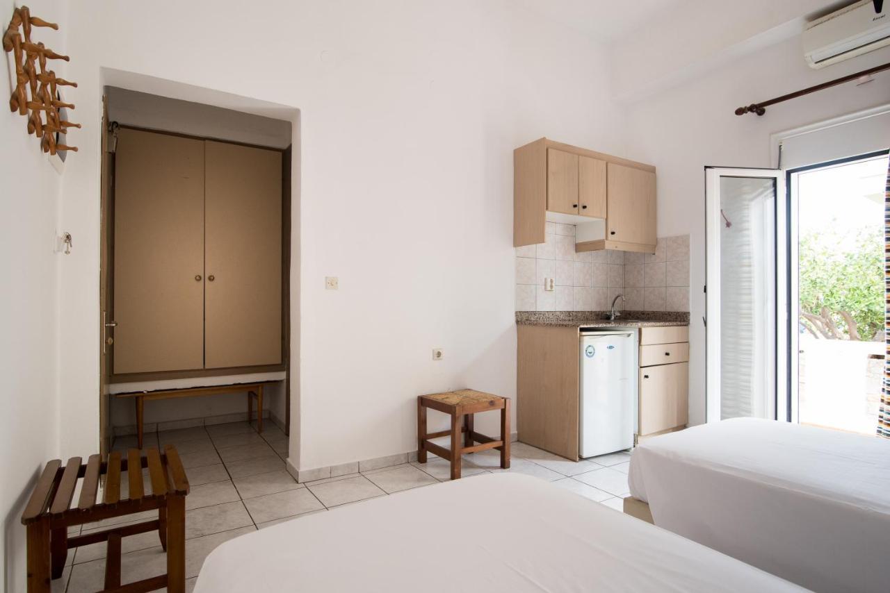 Ibiscus Hotel Malia エクステリア 写真